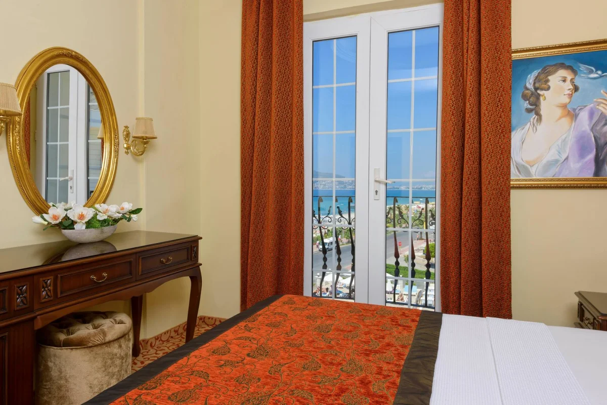 Antique Roman Palace Museum Hotel