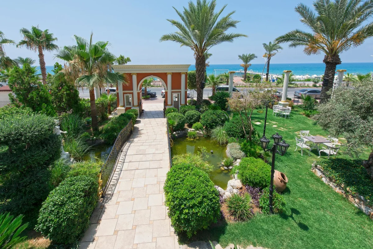 Antique Roman Palace Museum Hotel