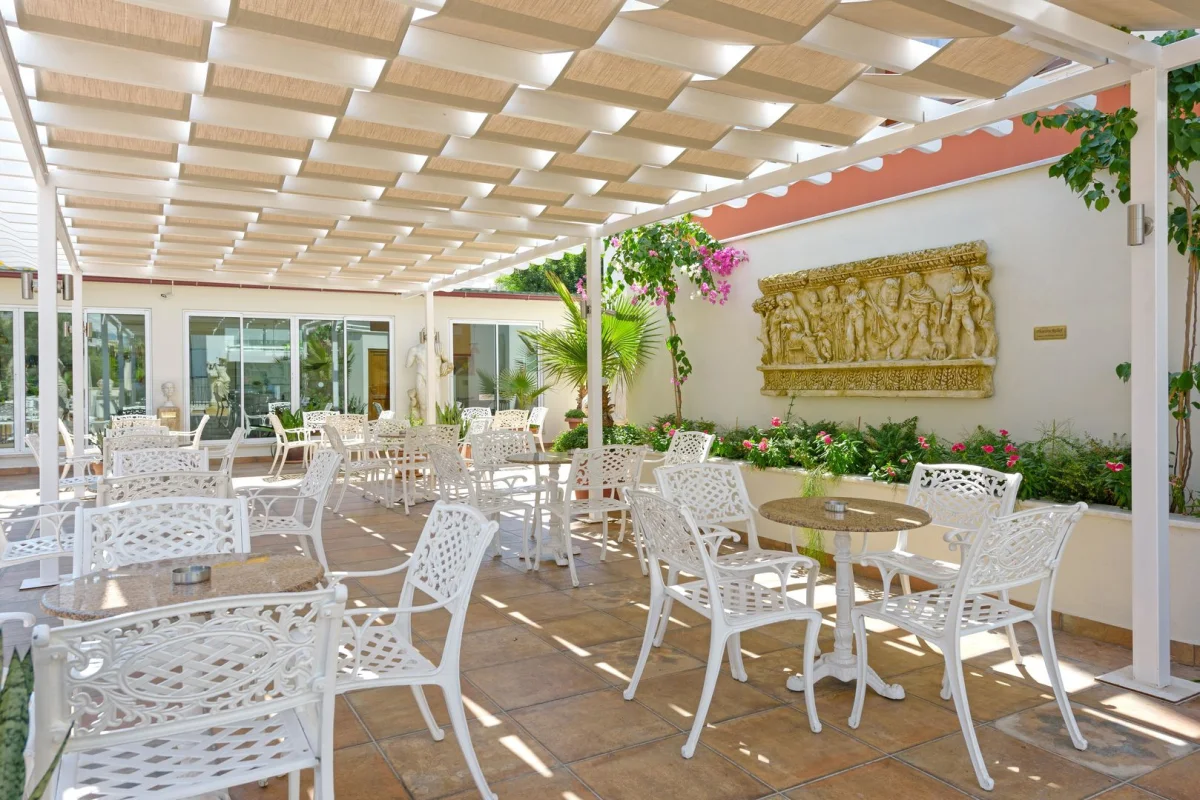 Antique Roman Palace Museum Hotel