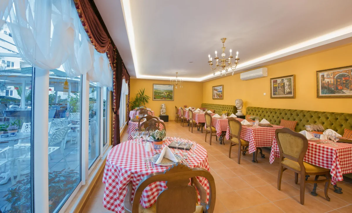 Antique Roman Palace Museum Hotel