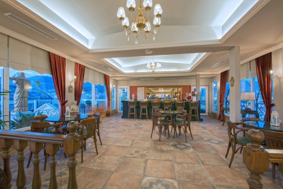 Antique Roman Palace Museum Hotel