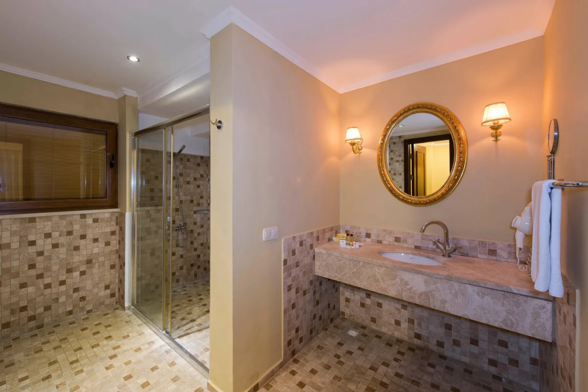 Antique Roman Palace Museum Hotel