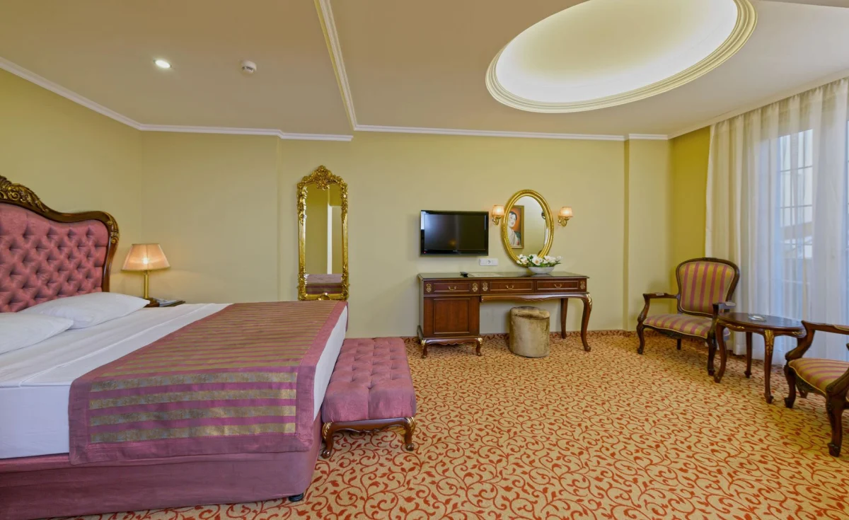 Antique Roman Palace Museum Hotel