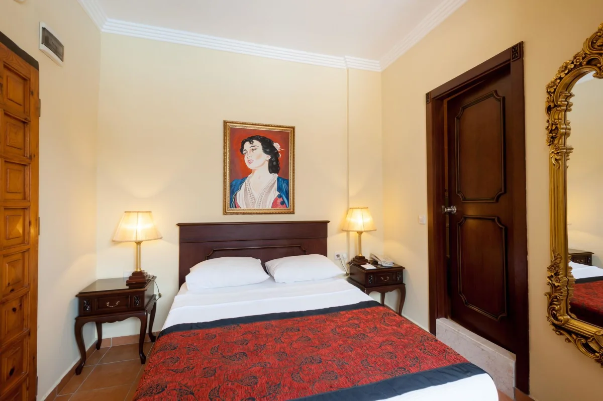 Antique Roman Palace Museum Hotel