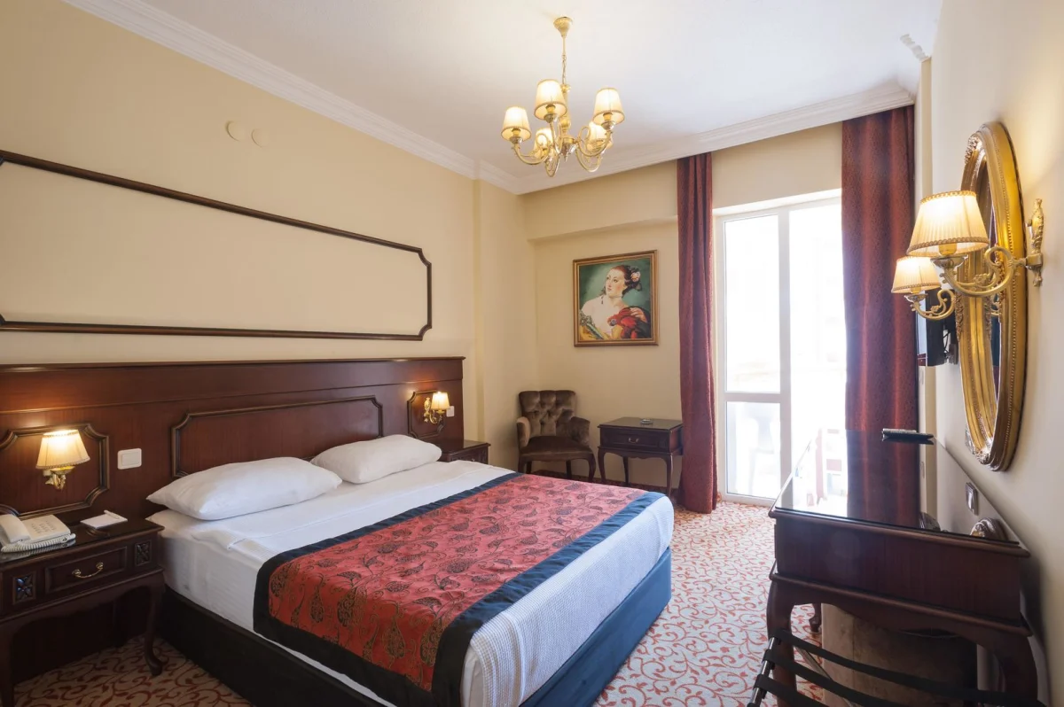 Antique Roman Palace Museum Hotel