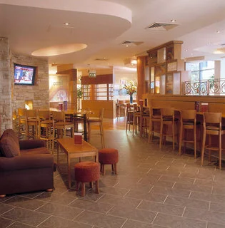 Leonardo Hotel Dublin Christchurch - Jurys Inn image 3