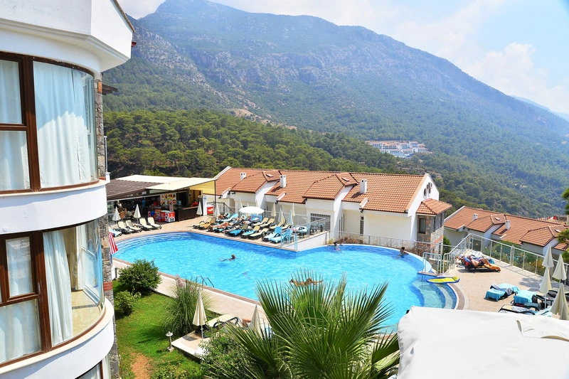 Sertil Deluxe Tropical Suites