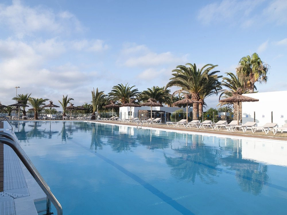 Hl Rio Playa Blanca Hotel